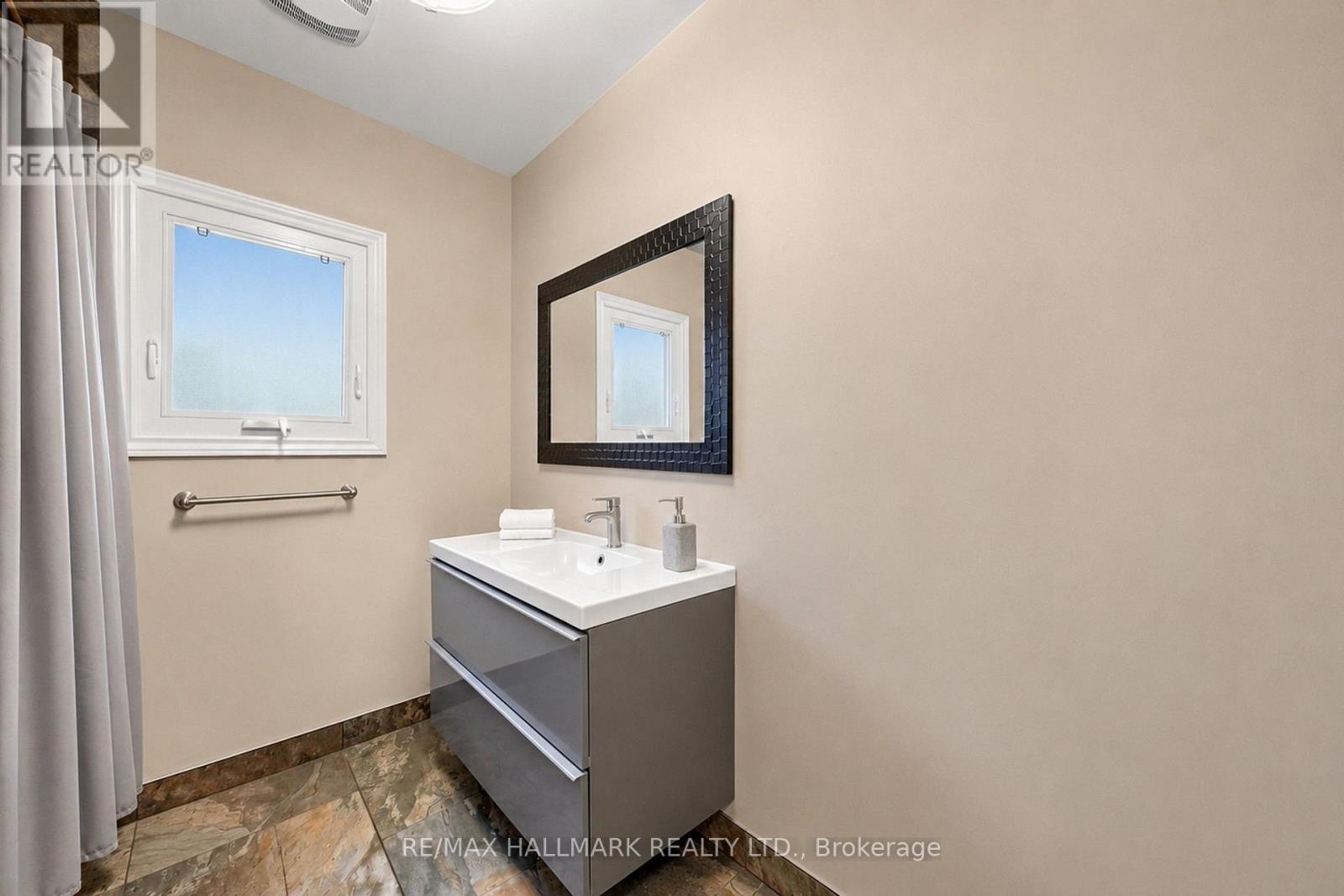 9771 Beachwood Road, Collingwood, Ontario  L9Y 3Z1 - Photo 11 - S13684022