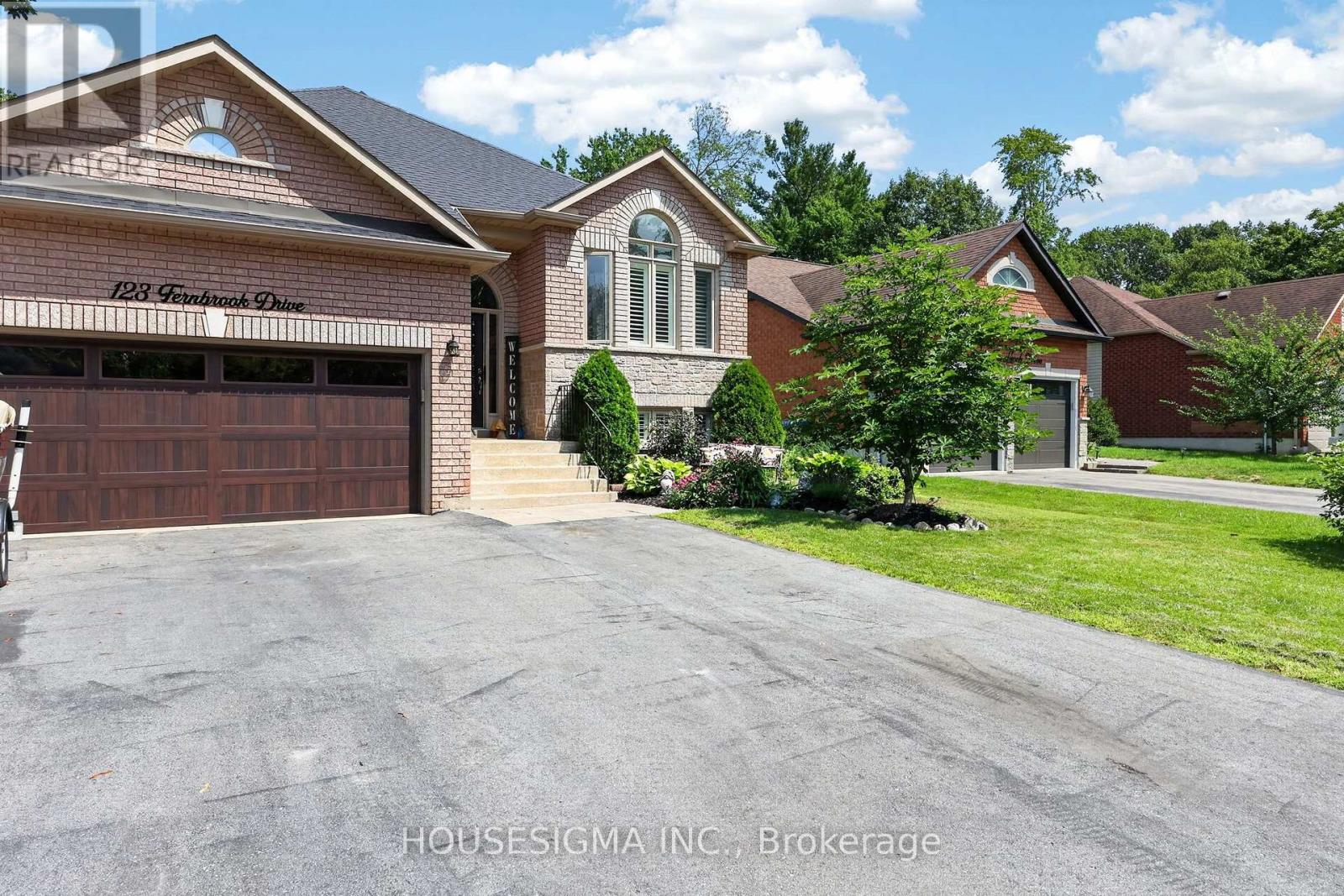 123 Fernbrook Drive, Wasaga Beach, Ontario  L9Z 1G6 - Photo 4 - S13684046