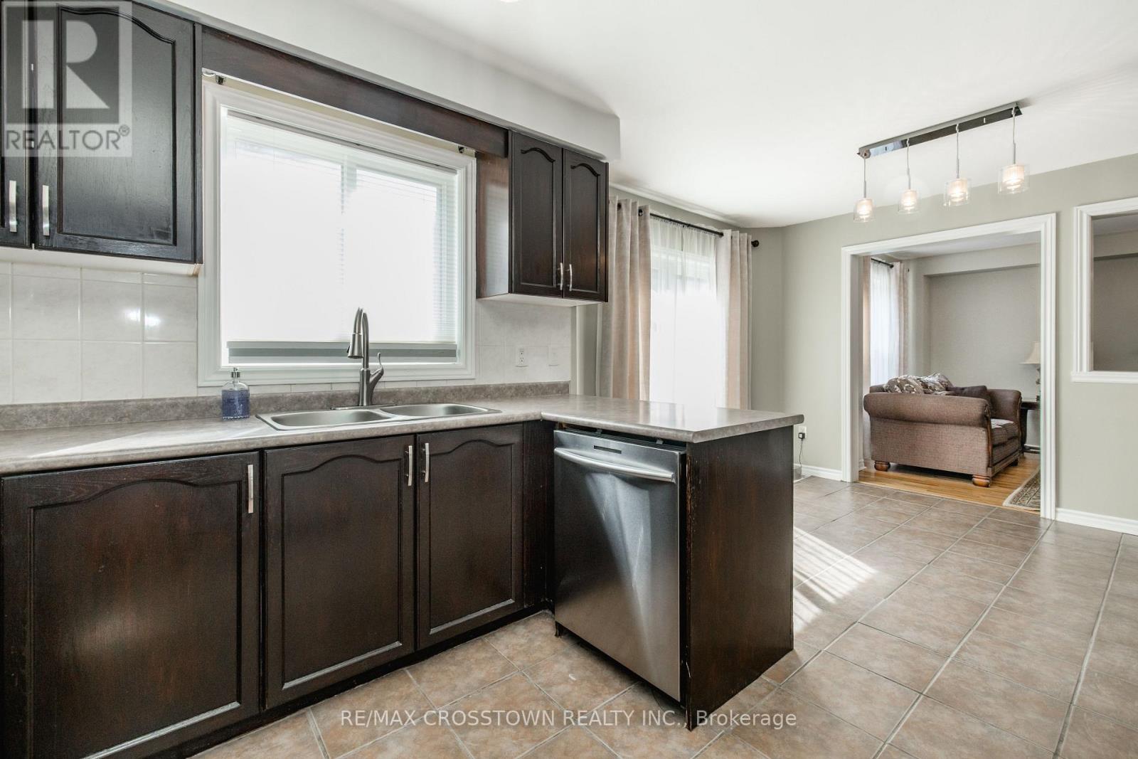 5 Kelsey Crescent, Barrie (Ardagh), Ontario  L4N 0J7 - Photo 21 - S13684086