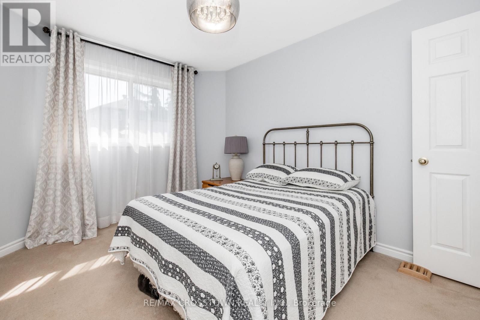 5 Kelsey Crescent, Barrie (Ardagh), Ontario  L4N 0J7 - Photo 37 - S13684086