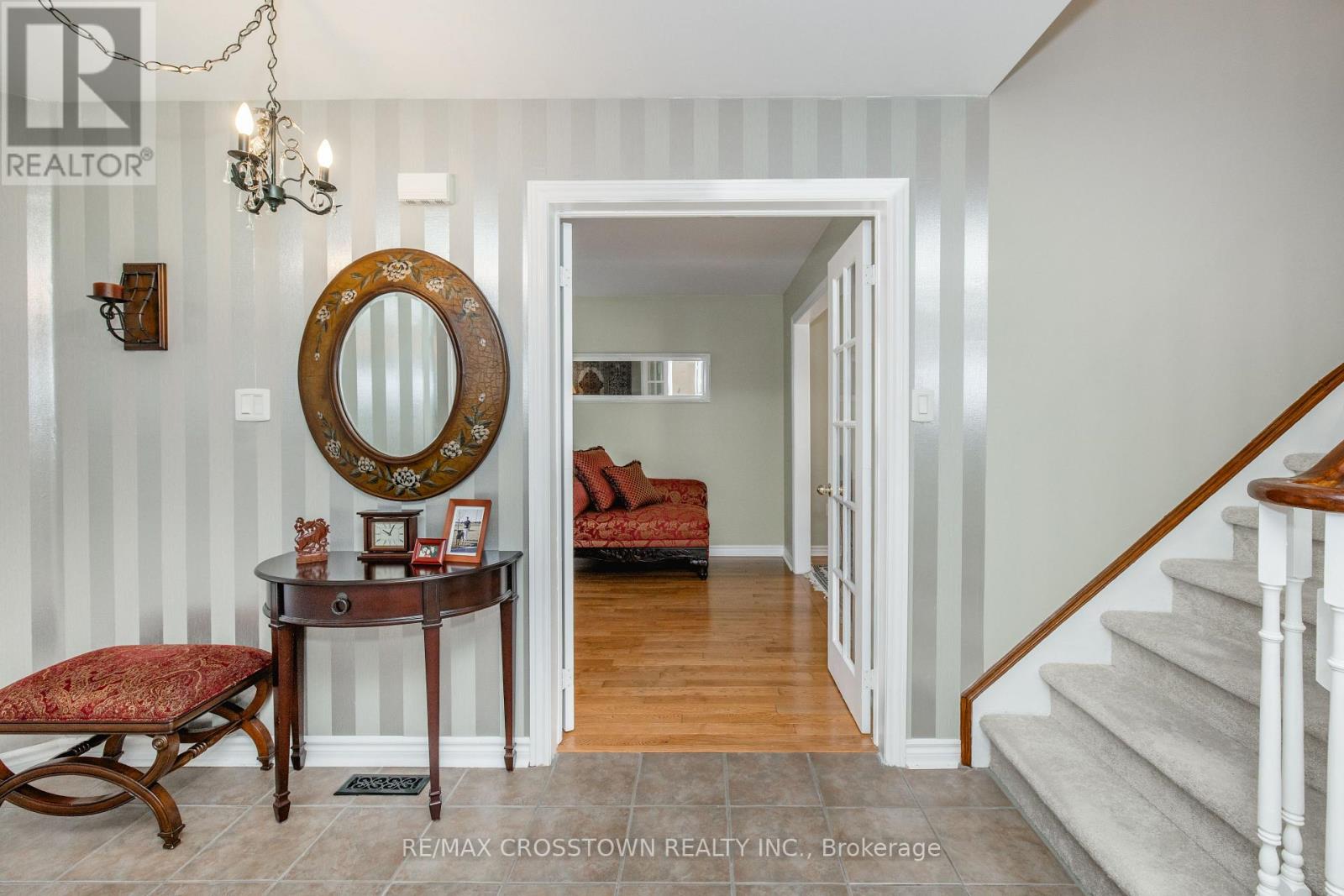 5 Kelsey Crescent, Barrie (Ardagh), Ontario  L4N 0J7 - Photo 9 - S13684086
