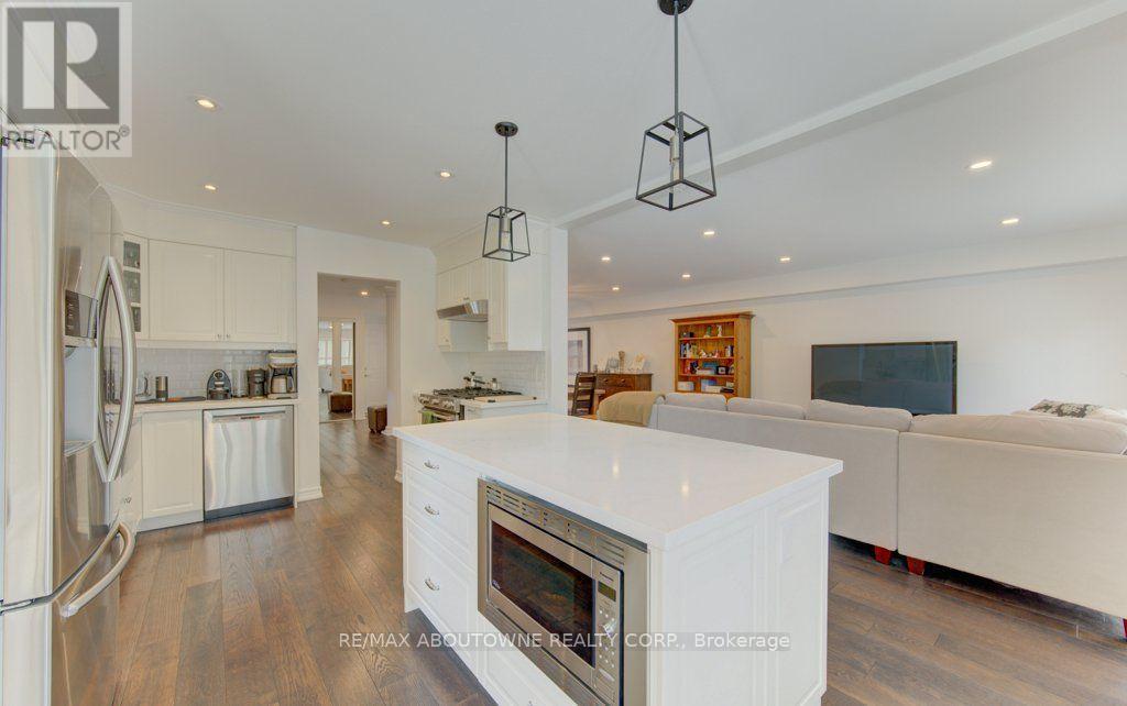 53 - 3045 New Street, Burlington, Ontario  L7N 3V9 - Photo 2 - W13683934