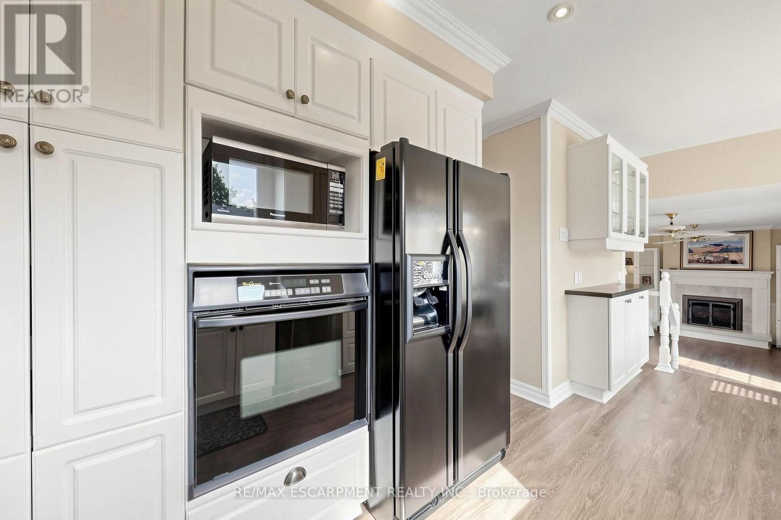 2208 Lancaster Crescent, Burlington, Ontario  L7P 3G5 - Photo 18 - W13683944