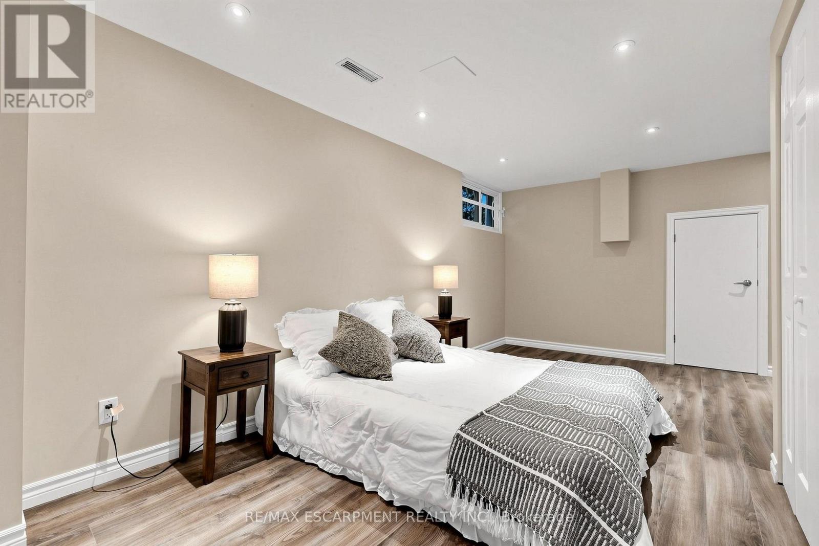 2208 Lancaster Crescent, Burlington, Ontario  L7P 3G5 - Photo 31 - W13683944