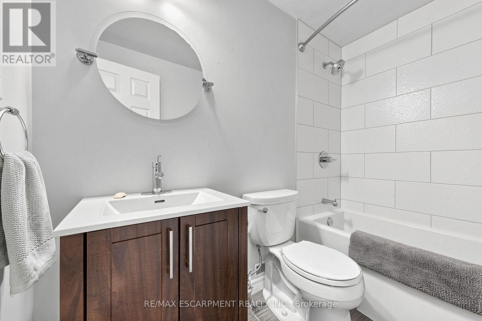 2208 Lancaster Crescent, Burlington, Ontario  L7P 3G5 - Photo 33 - W13683944