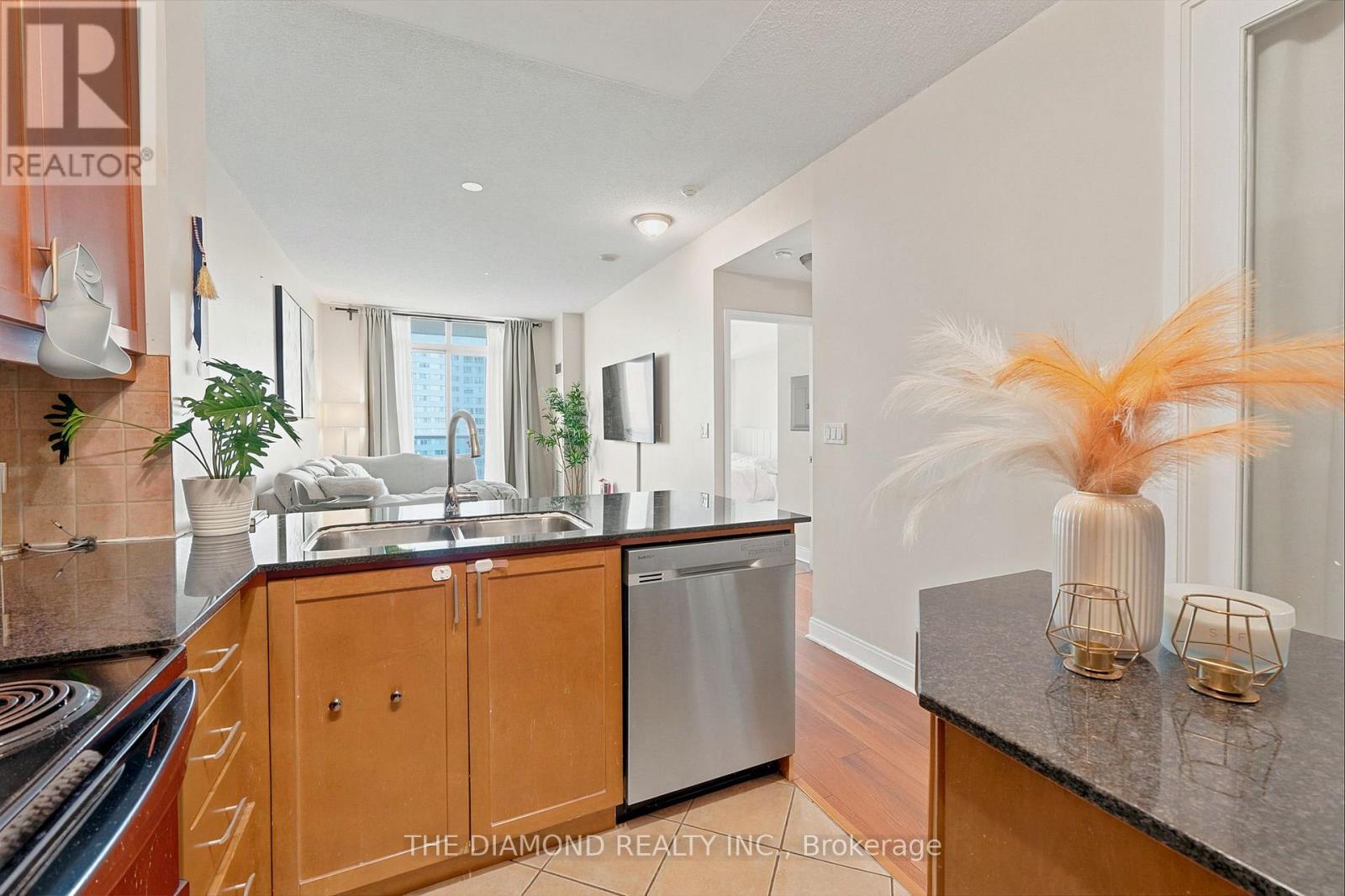 1505 - 90 Absolute Avenue, Mississauga, Ontario  L4Z 0A3 - Photo 10 - W13683970