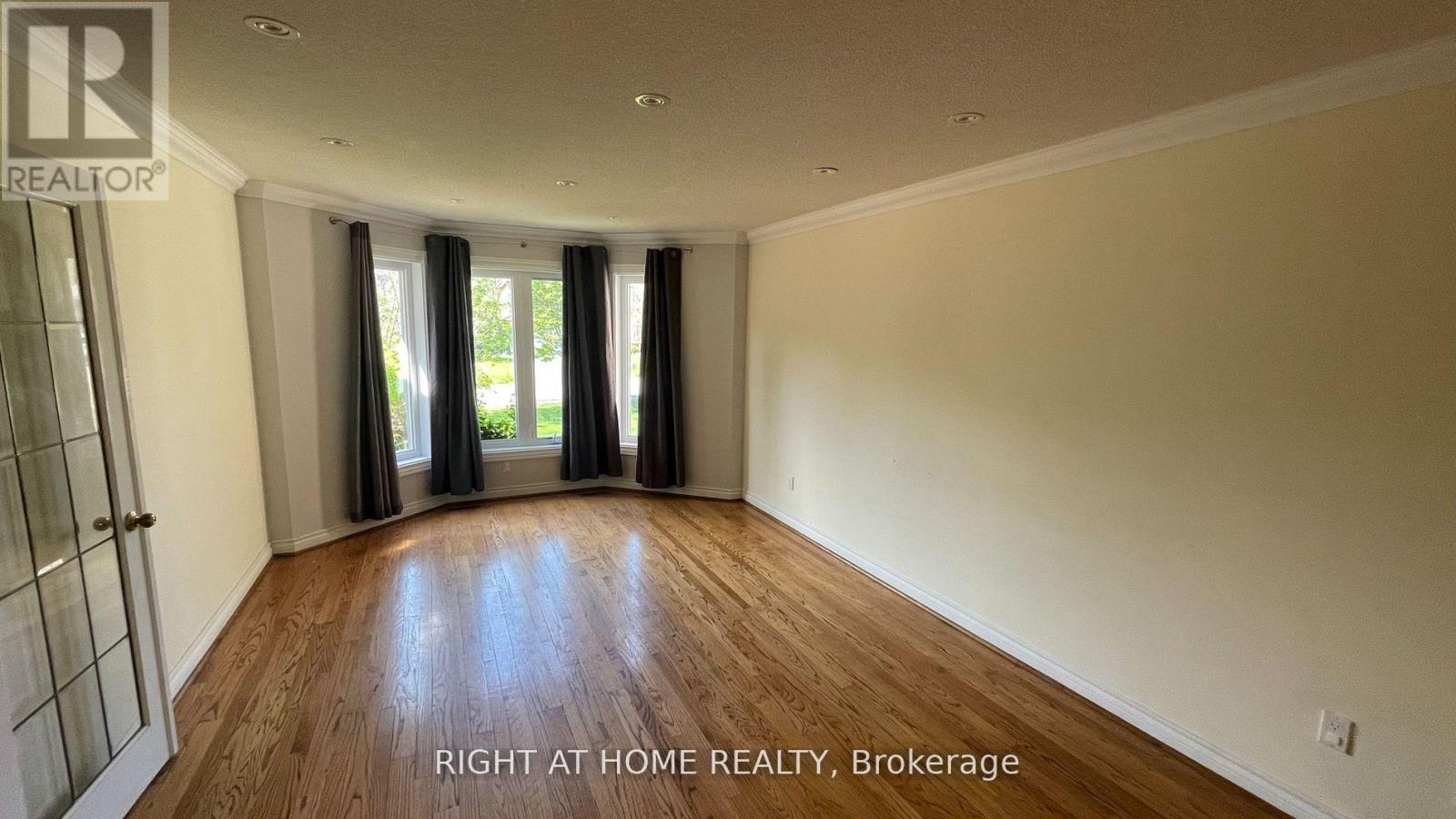15 Agar Crescent, Toronto, Ontario  M9B 5A4 - Photo 13 - W13684002