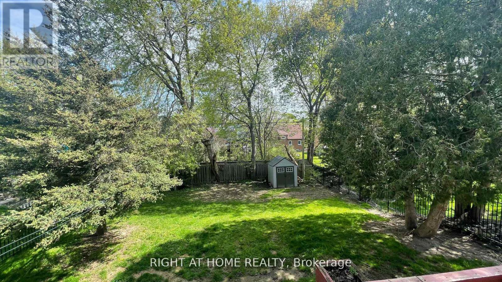 15 Agar Crescent, Toronto, Ontario  M9B 5A4 - Photo 2 - W13684002