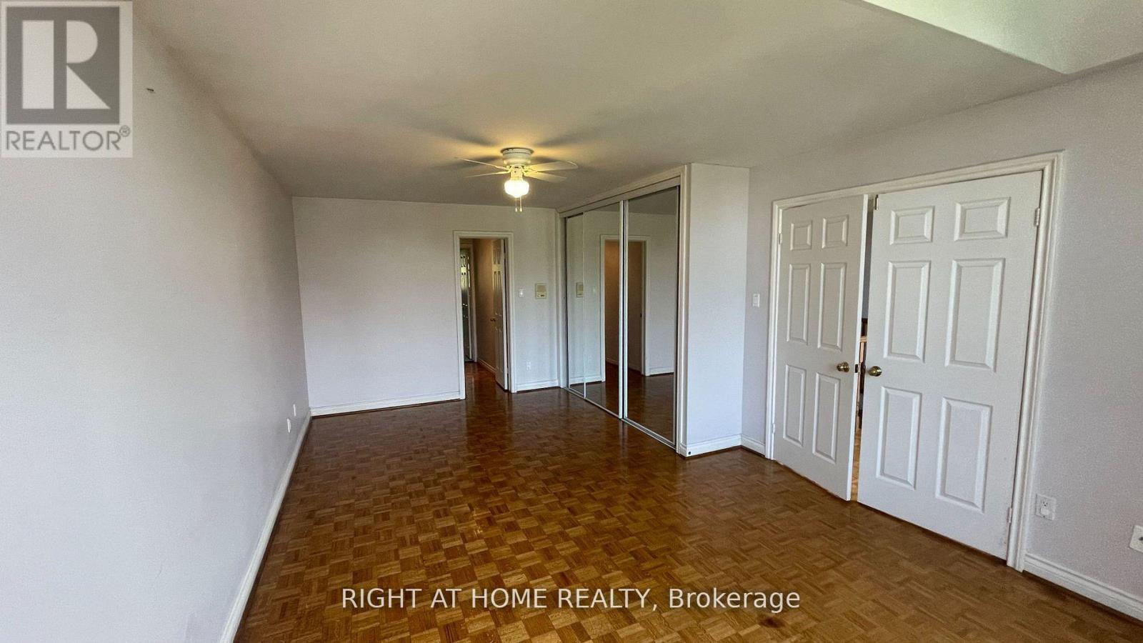 15 Agar Crescent, Toronto, Ontario  M9B 5A4 - Photo 7 - W13684002