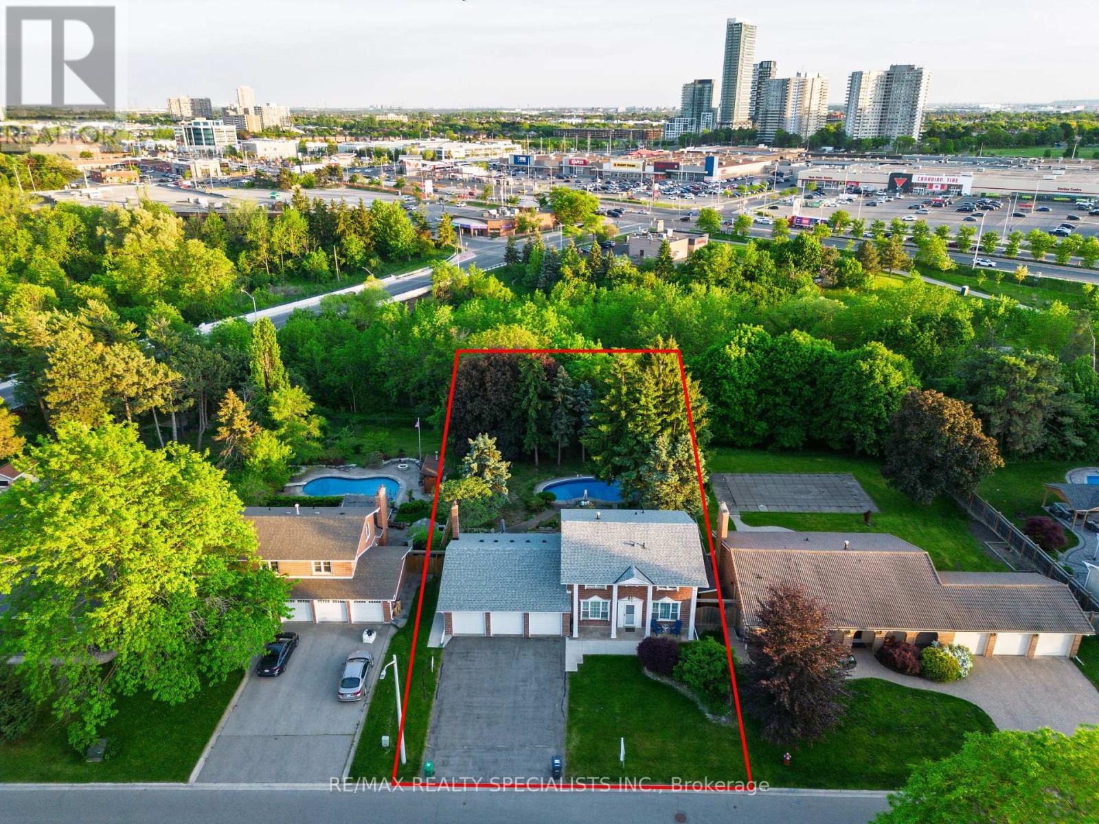 8 River View Drive, Brampton, Ontario  L6W 2E5 - Photo 39 - W13684074