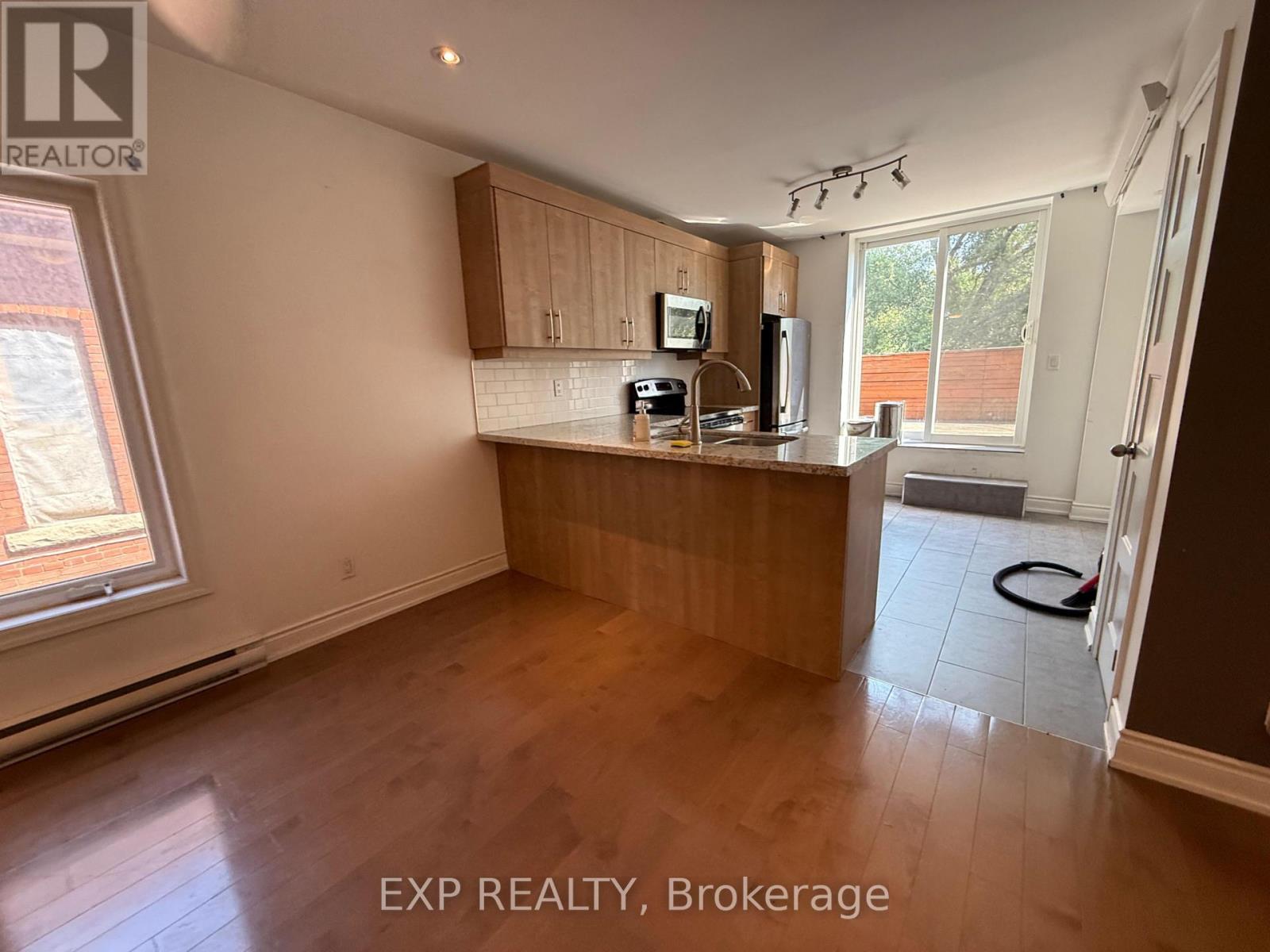 2f And 3f - 7 Lansdowne Avenue, Toronto, Ontario  M6K 2V7 - Photo 10 - W13684120