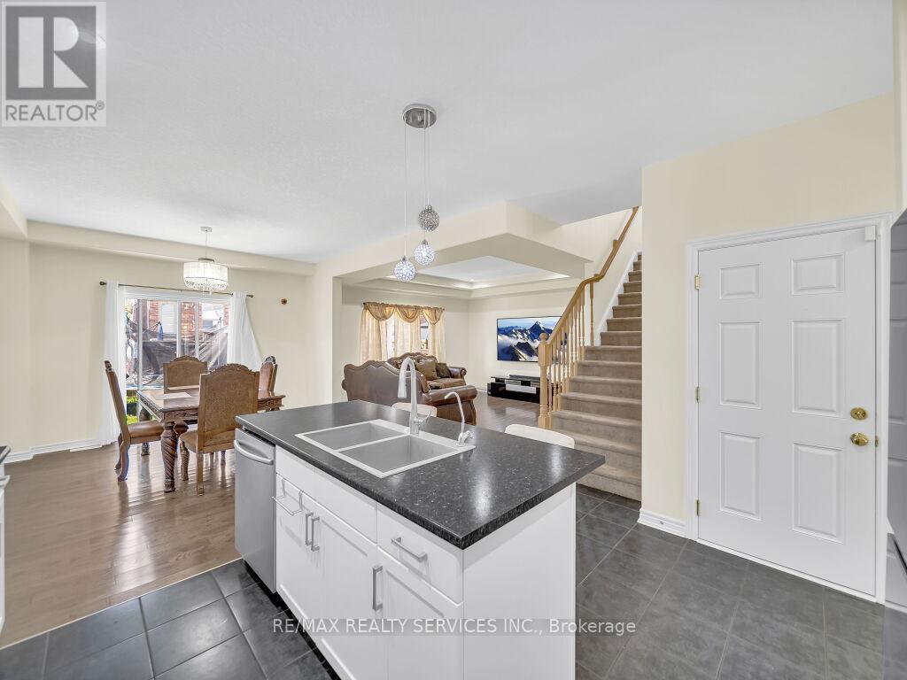 9 Fitzgerald Street, Orangeville, Ontario  L9W 6R7 - Photo 11 - W13684146