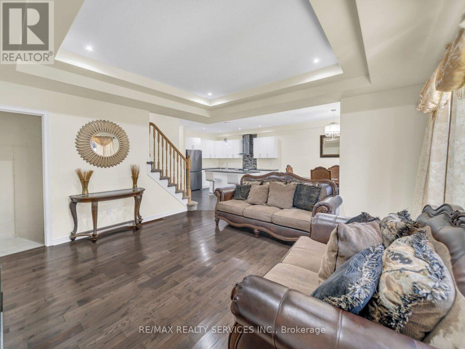 9 Fitzgerald Street, Orangeville, Ontario  L9W 6R7 - Photo 6 - W13684146