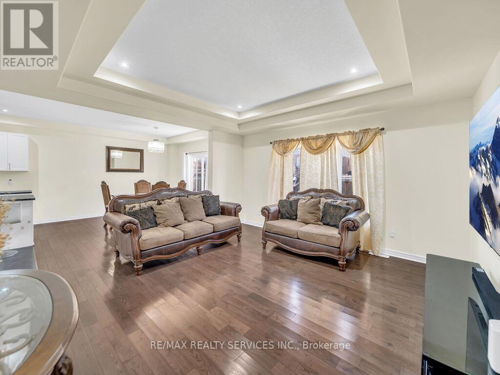 9 Fitzgerald Street, Orangeville, Ontario  L9W 6R7 - Photo 7 - W13684146