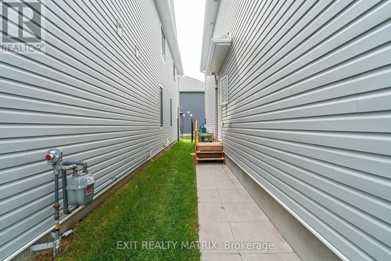 B - 161 Massalia Crescent, Ottawa, Ontario  K4A 5R1 - Photo 2 - X13684004