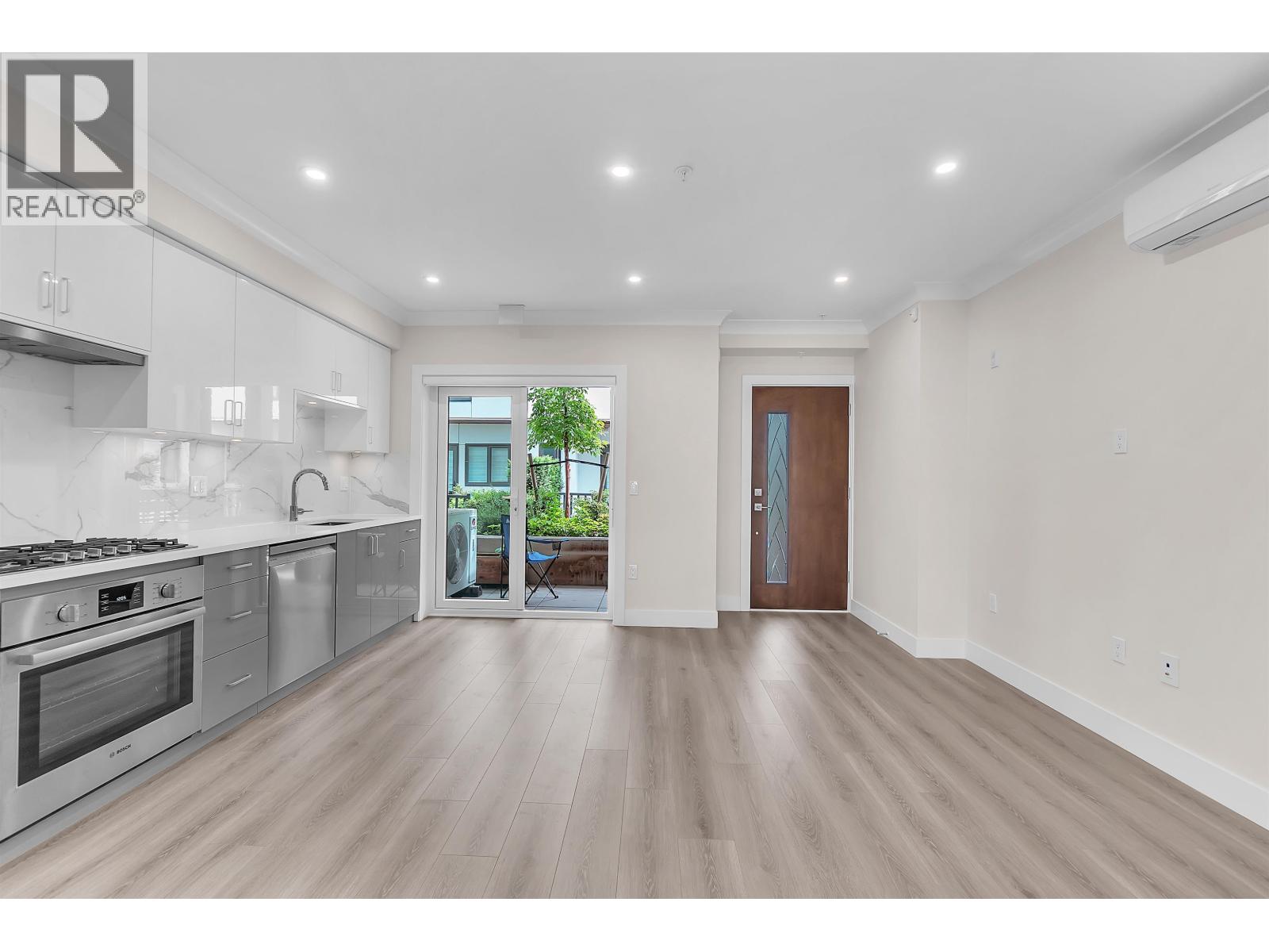 8327 French Street, Vancouver, British Columbia  V6P 0L7 - Photo 3 - R3156209
