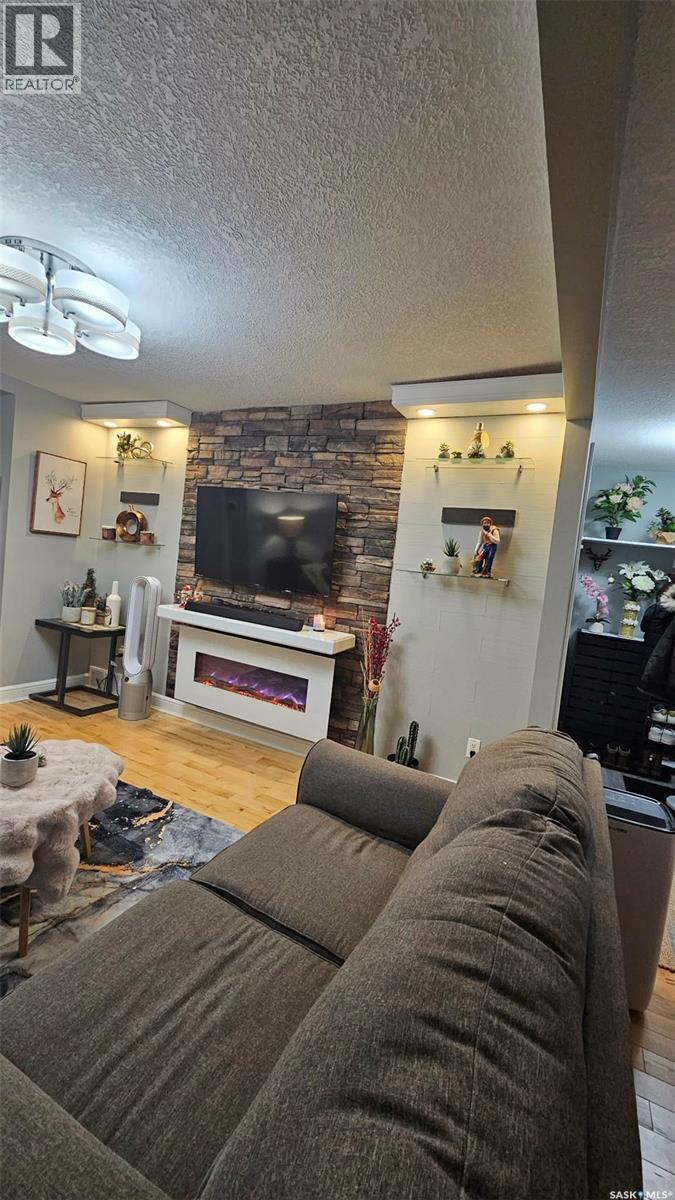 421 6th Avenue E, Prince Albert, Saskatchewan  S6V 2J2 - Photo 5 - SK045749