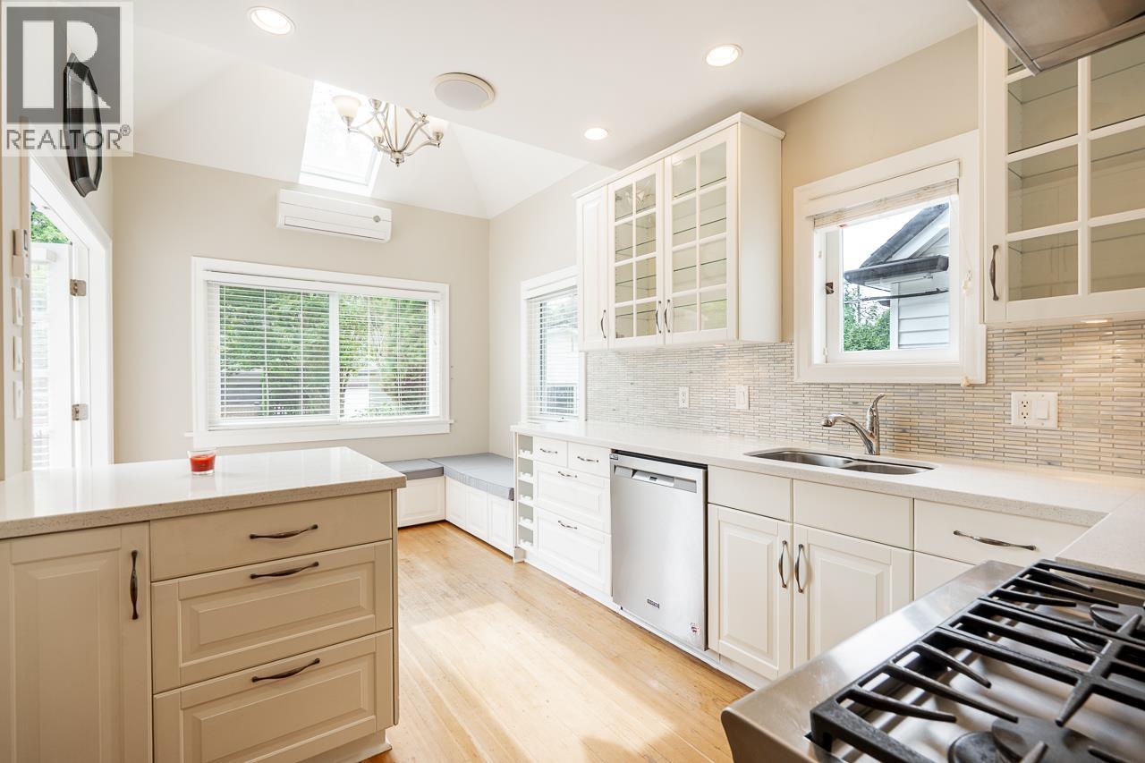 242 W 21st Avenue, Vancouver, British Columbia  V5Y 2E5 - Photo 8 - R3123930