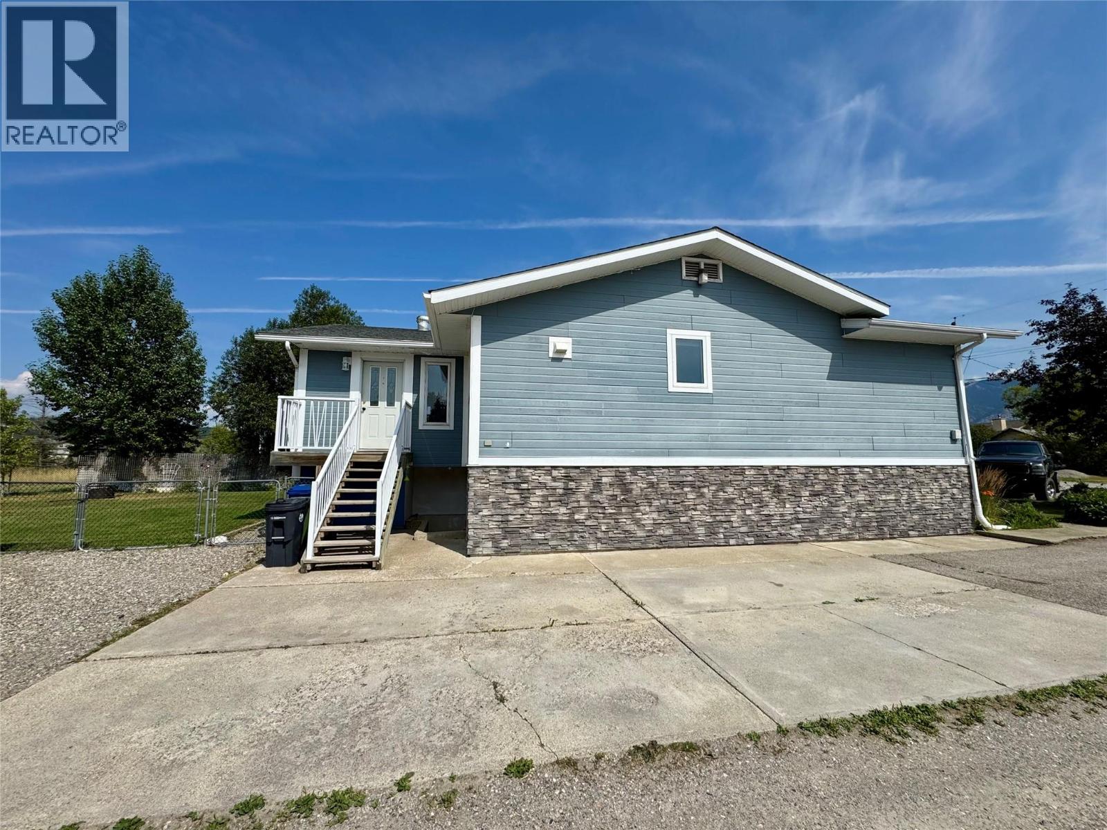 910 5th Ave Avenue, Invermere, British Columbia  V0A 1K0 - Photo 31 - 10395785