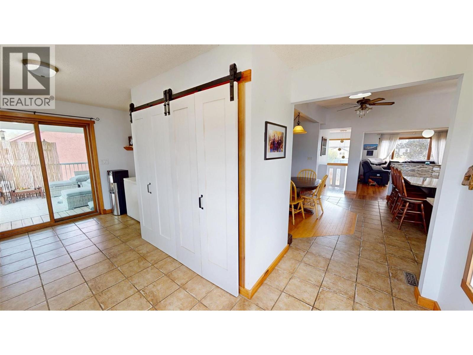 910 5th Ave Avenue, Invermere, British Columbia  V0A 1K0 - Photo 6 - 10395785