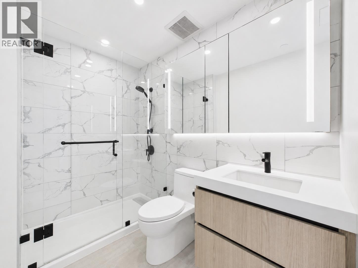 602 5987 Wilson Avenue, Burnaby, British Columbia  V5H 0L7 - Photo 8 - R3156077
