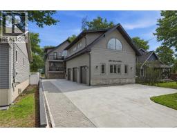 207 BEACH Boulevard, Hamilton, Ontario