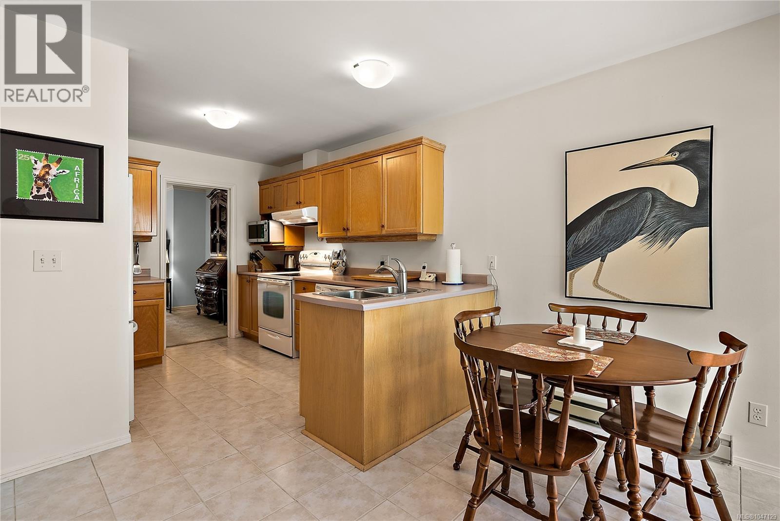 5 909 Admirals Rd, Esquimalt, British Columbia  V9A 2P1 - Photo 4 - 1047129