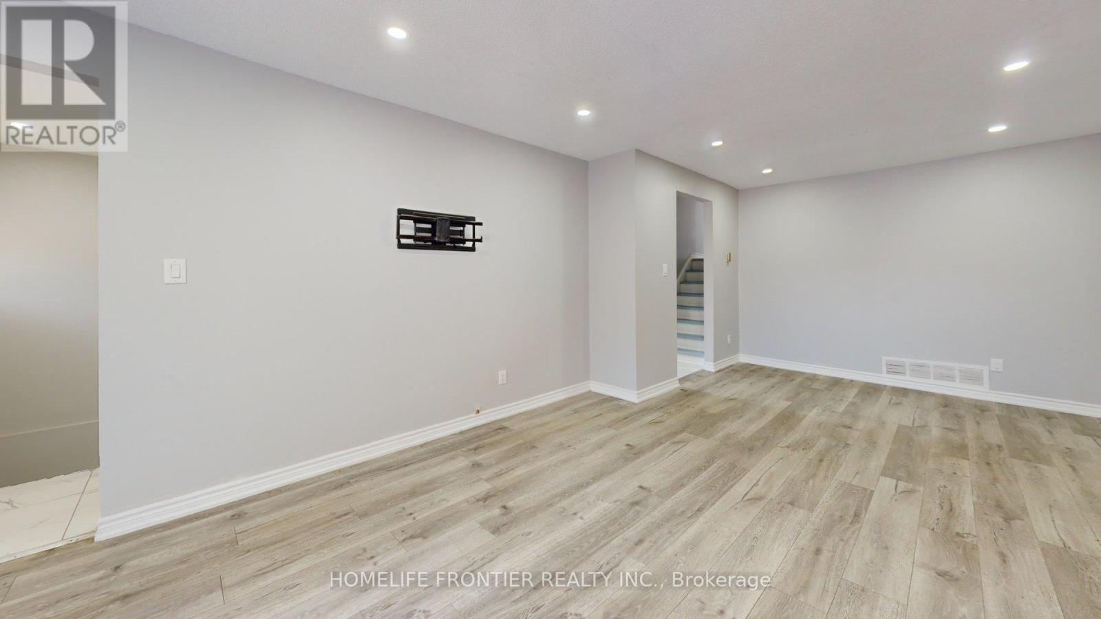 Upper - 337 Hansen Road N, Brampton, Ontario L6V 2Y2 - Photo 6 - W13673262