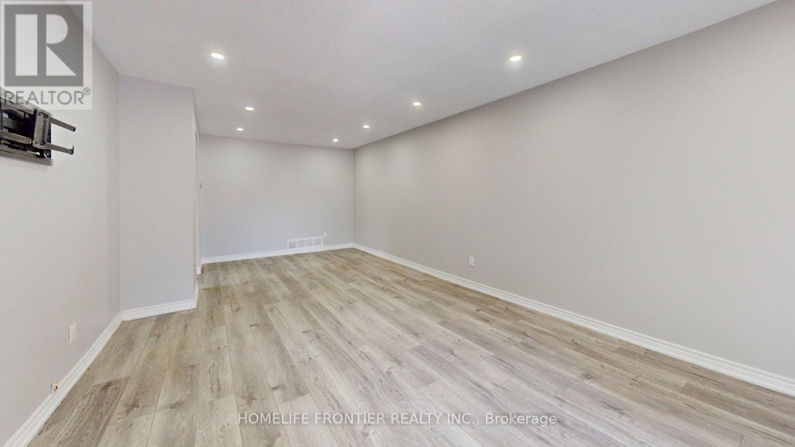 Upper - 337 Hansen Road N, Brampton, Ontario L6V 2Y2 - Photo 8 - W13673262