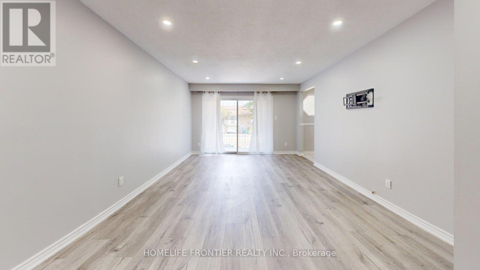 Upper - 337 Hansen Road N, Brampton, Ontario L6V 2Y2 - Photo 7 - W13673262