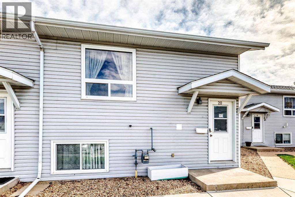 20, 10 Fairbank Road, Red Deer, Alberta  T4X 4X7 - Photo 1 - A2313103