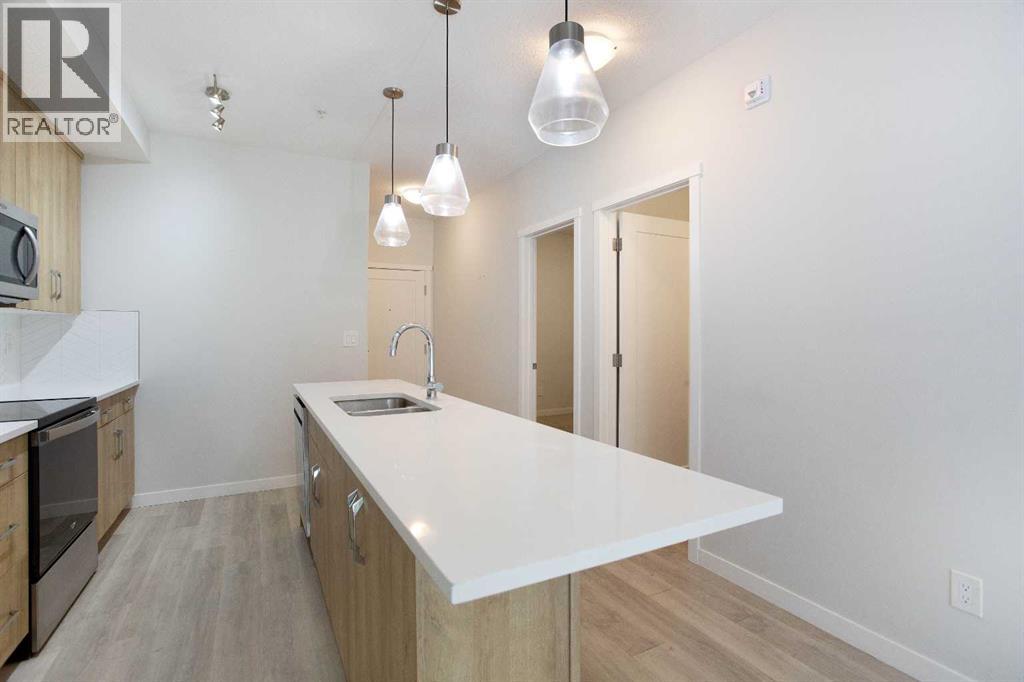 206, 71 Shawnee Common SW, Calgary, Alberta  T2Y 0R2 - Photo 7 - A2336282