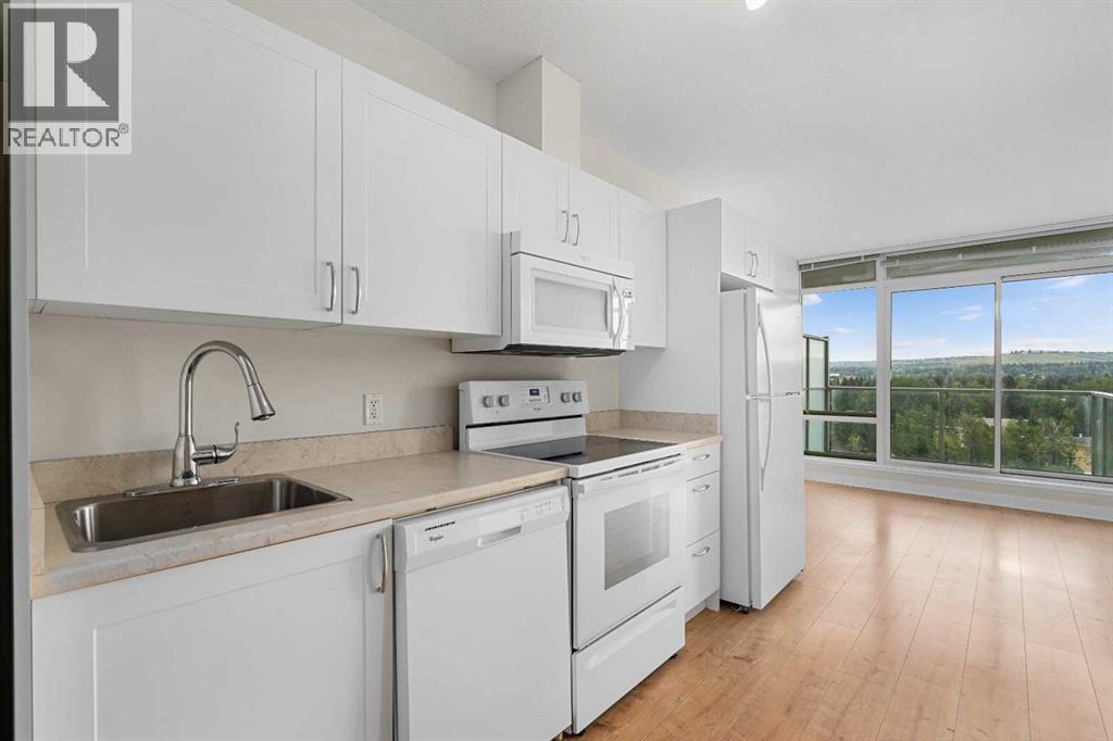 811, 30 Brentwood Common Nw, Calgary, Alberta T2L 2J9 - Photo 8 - A2337796