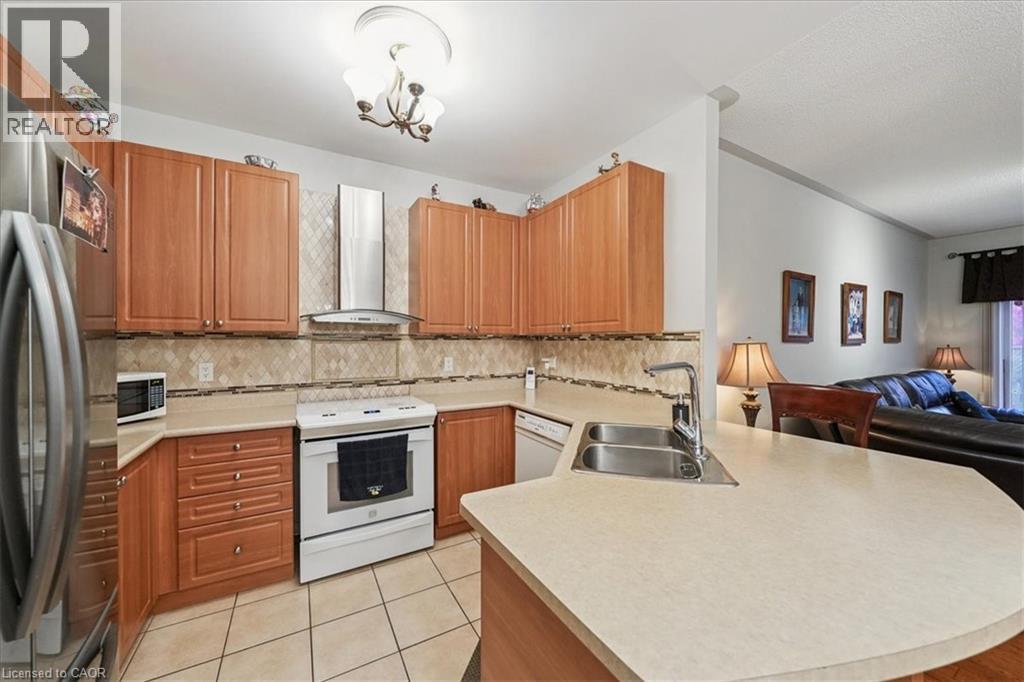 52 Mistycreek Crescent, Brampton, Ontario  L7A 3E8 - Photo 6 - 40828189