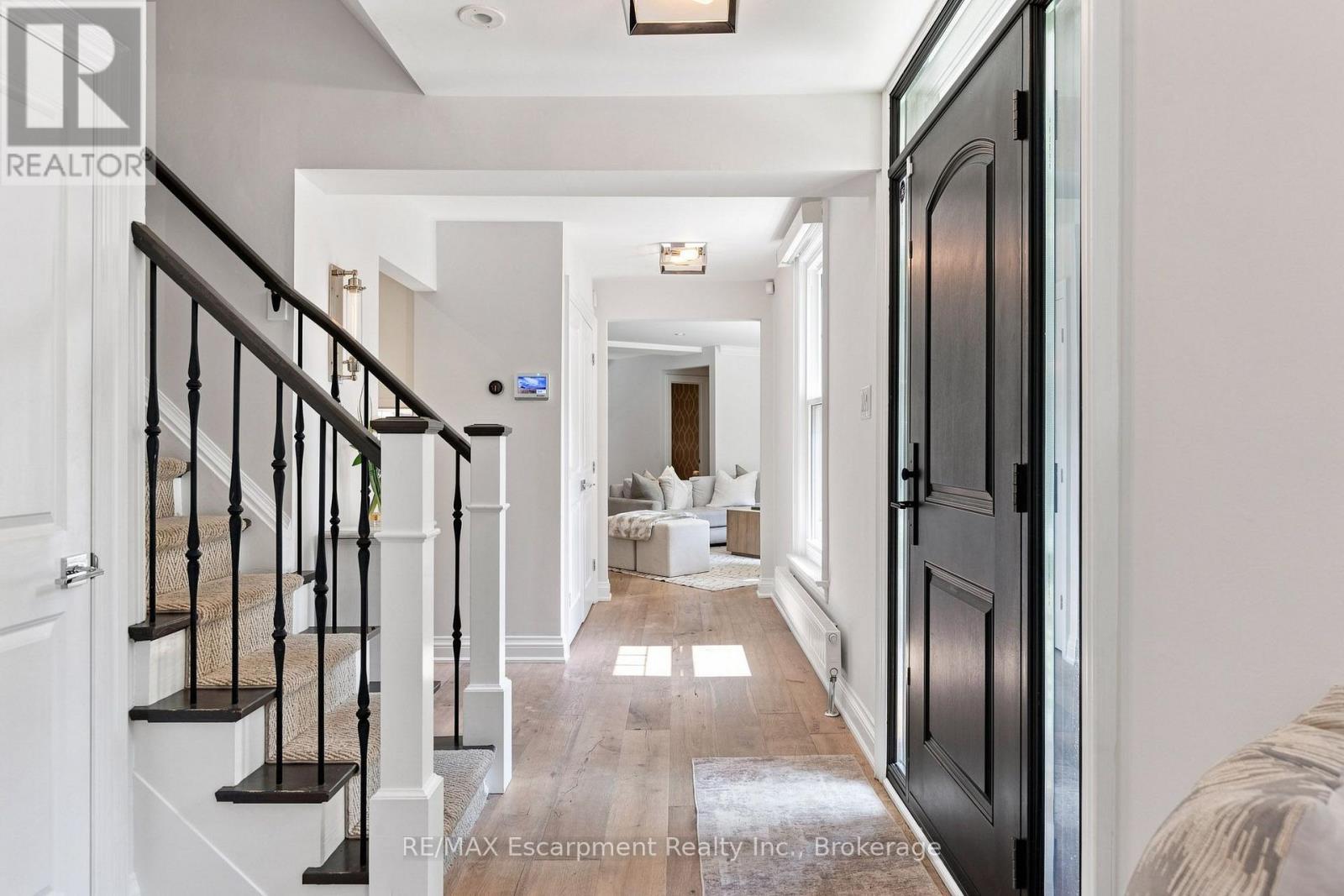 105 Whittington Place, Oakville, Ontario  L6K 3W1 - Photo 6 - W13684180