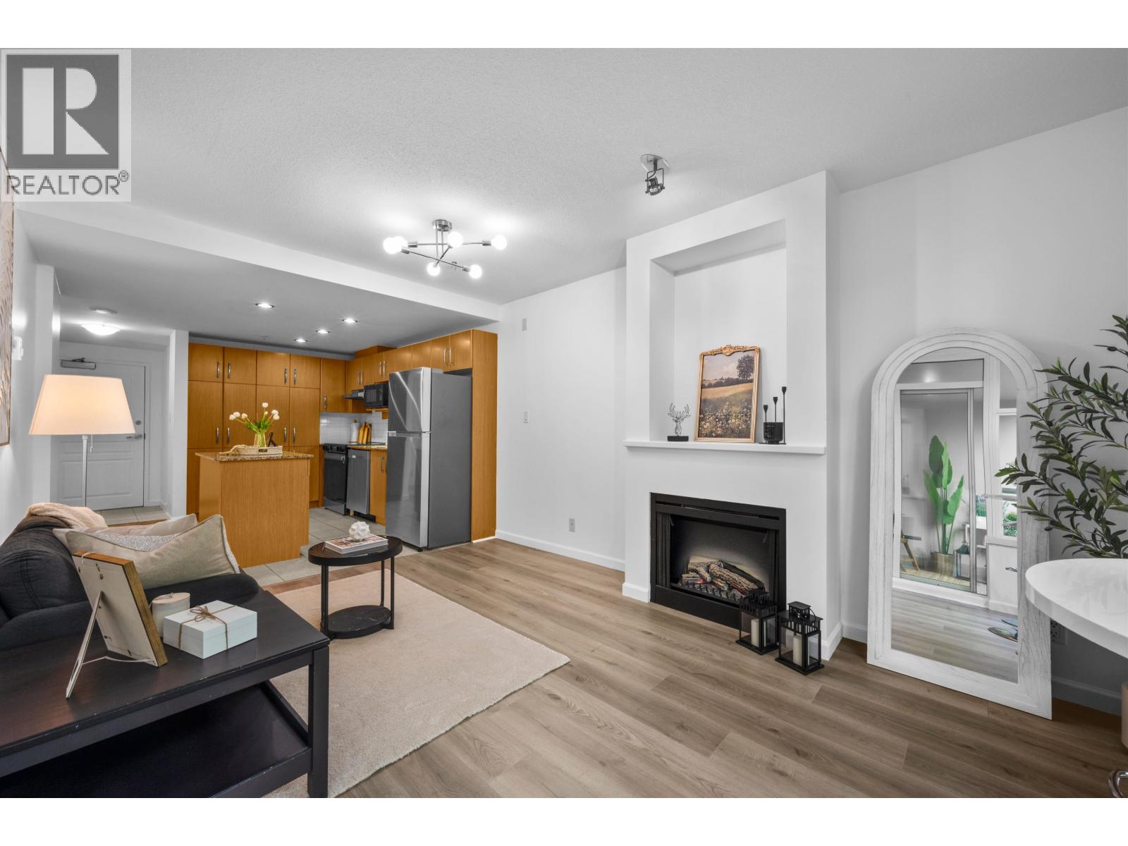 303 9288 University Crescent, Burnaby, British Columbia  V5A 4X7 - Photo 5 - R3156337