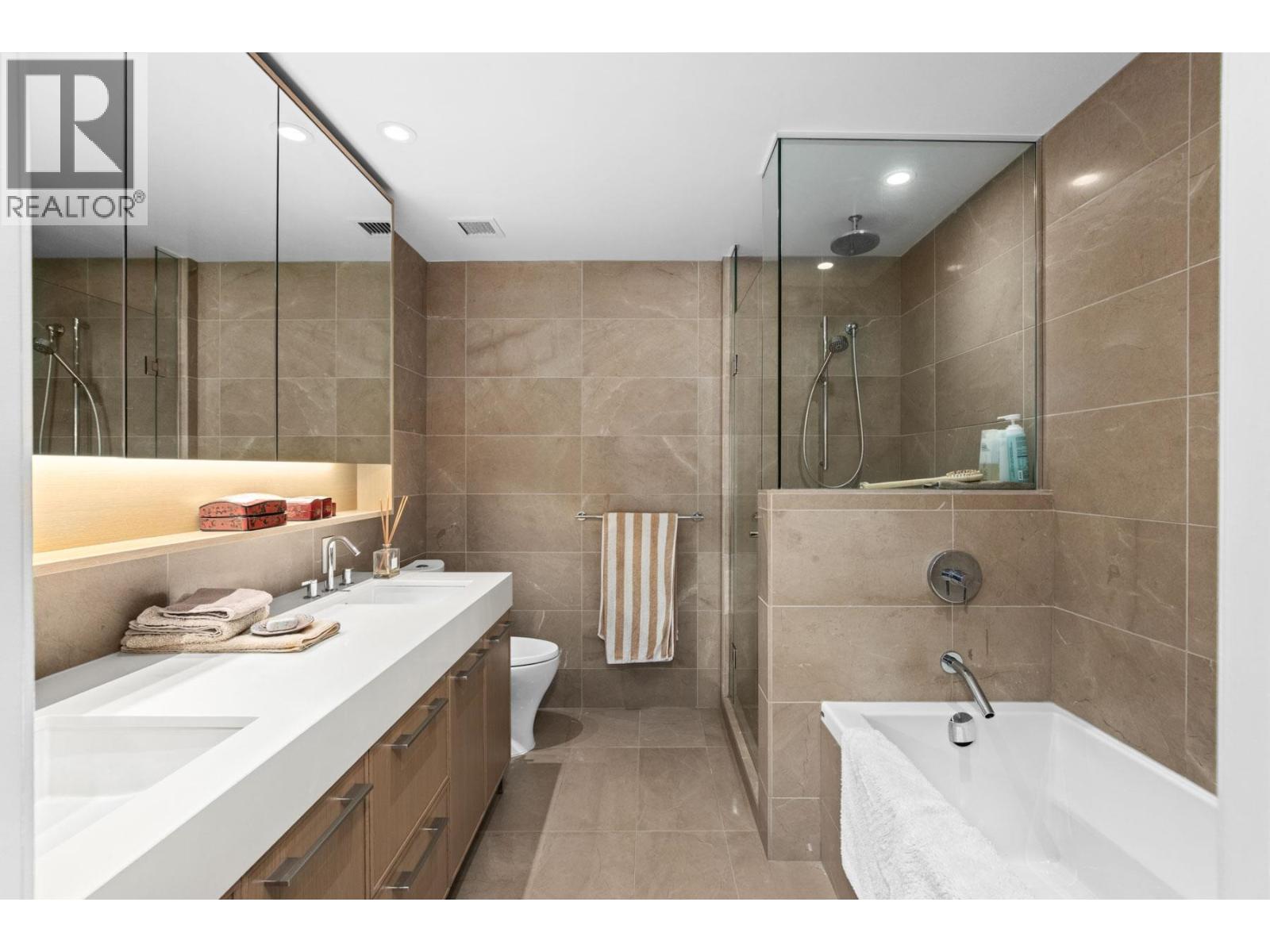 402 3220 Connaught Crescent, North Vancouver, British Columbia  V7R 0A5 - Photo 16 - R3156342