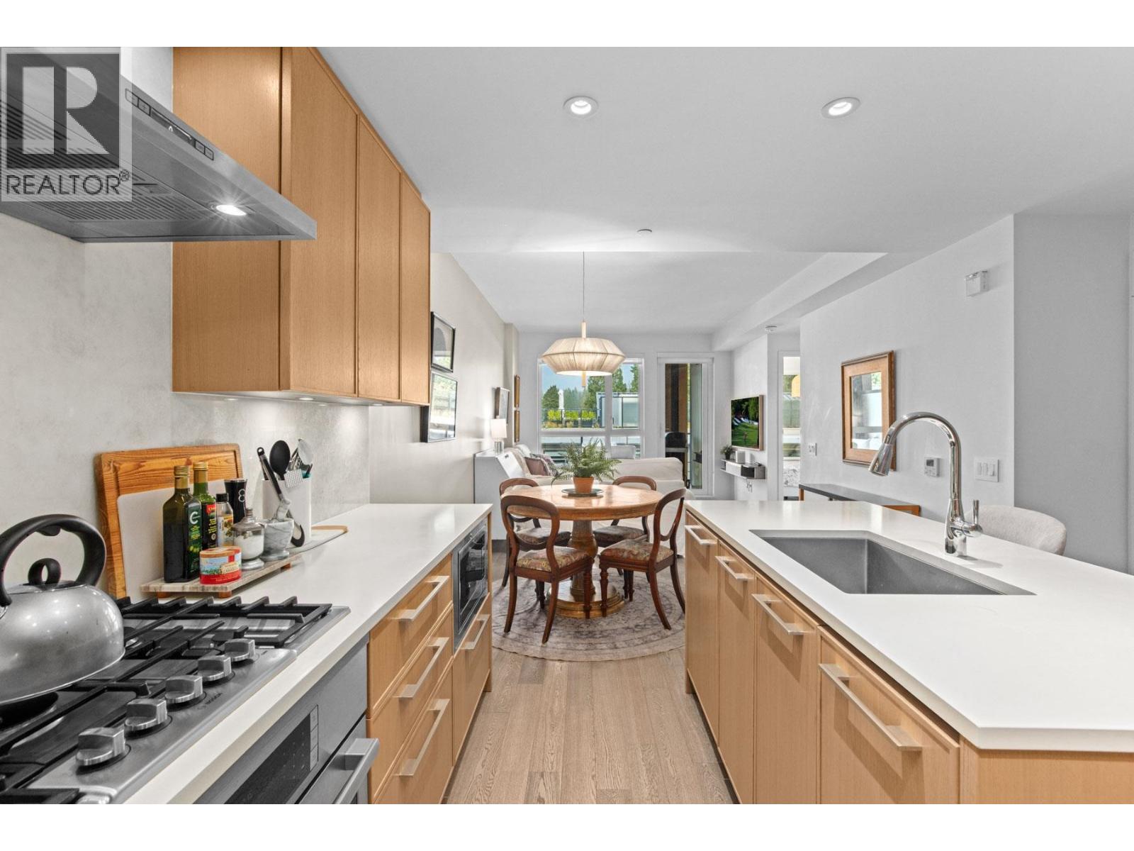 402 3220 Connaught Crescent, North Vancouver, British Columbia  V7R 0A5 - Photo 6 - R3156342