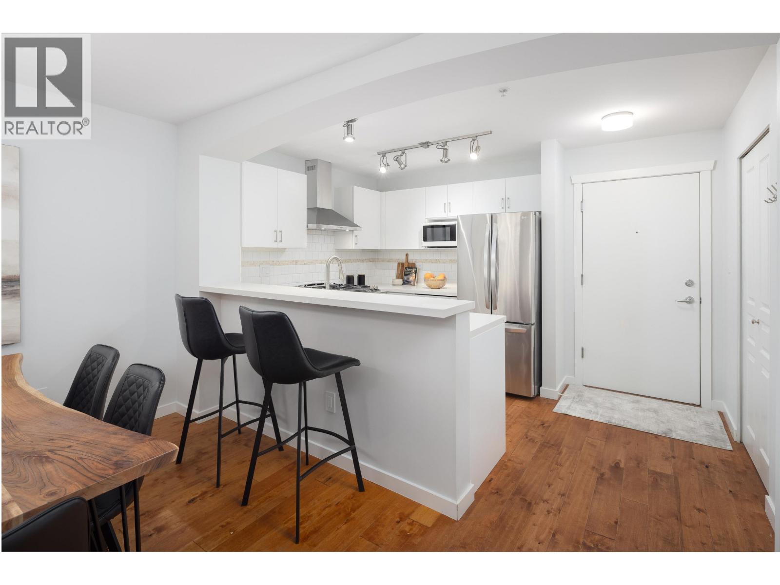 301 2958 Silver Springs Boulevard, Coquitlam, British Columbia  V3E 2R9 - Photo 3 - R3156375