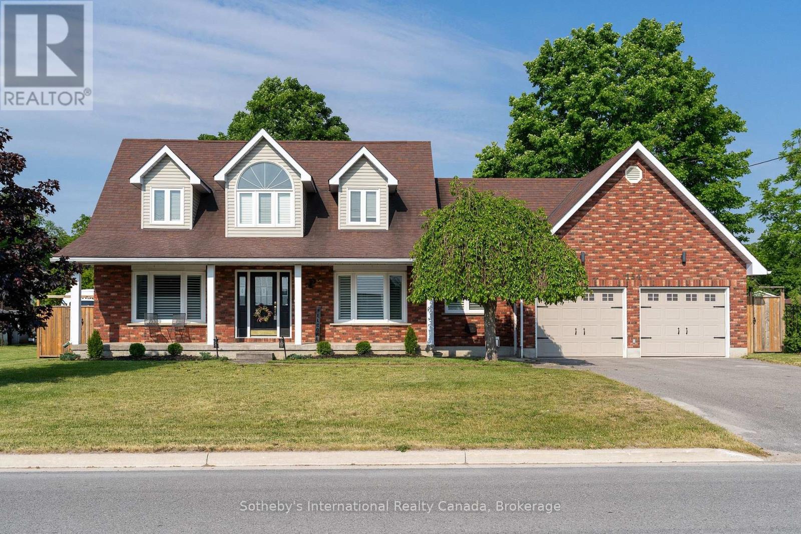 154 Mary Street, Clearview (Creemore), Ontario  L0M 1G0 - Photo 2 - S13684268