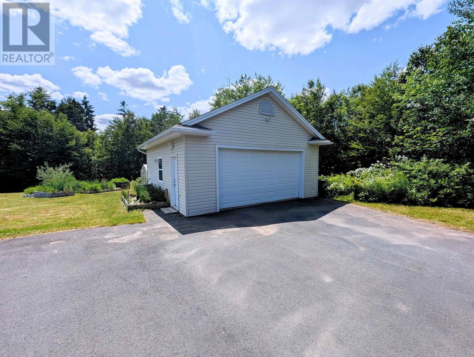 94 Valerie Court, Windsor Junction, Nova Scotia  B2T 1Y7 - Photo 3 - 202616938
