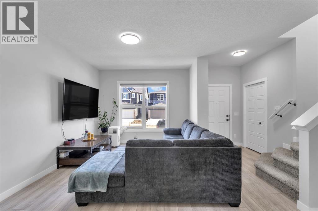 67 Corner Glen Gardens NE, Calgary, Alberta  T3N 2L3 - Photo 5 - A2302147