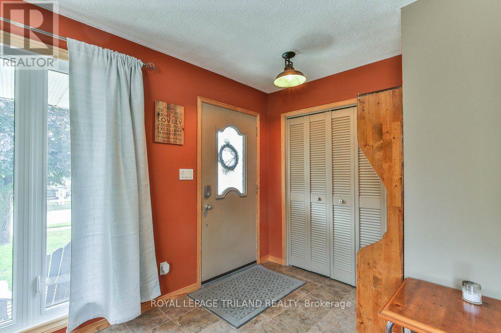 425 Queen Street, Lucan Biddulph, Ontario  N0M 1V0 - Photo 5 - X13684234