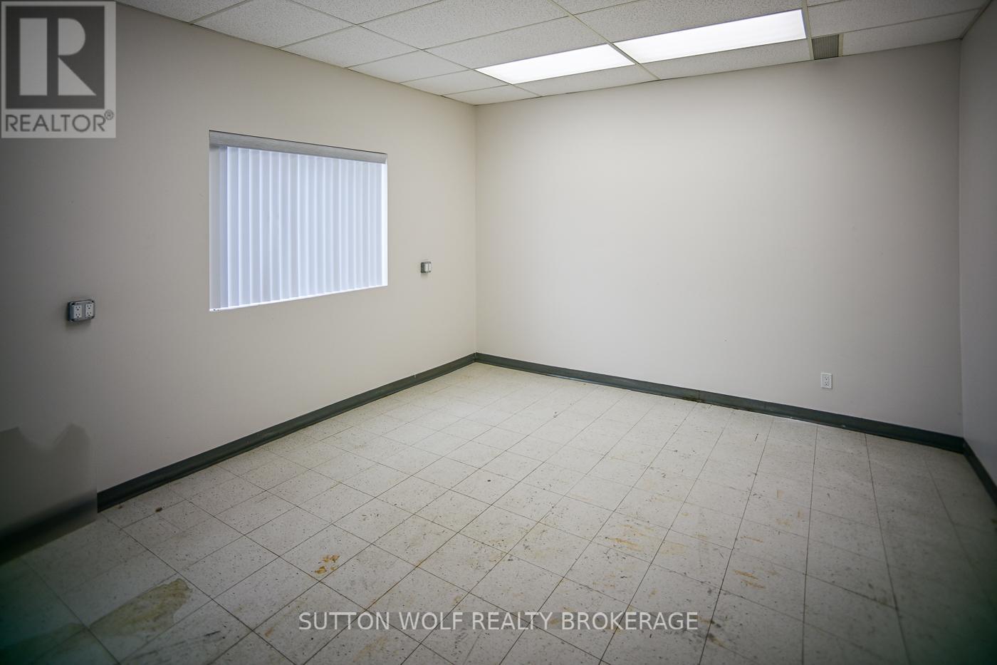 5 Front Street W, Strathroy-Caradoc, Ontario  N7G 1X5 - Photo 12 - X13684274