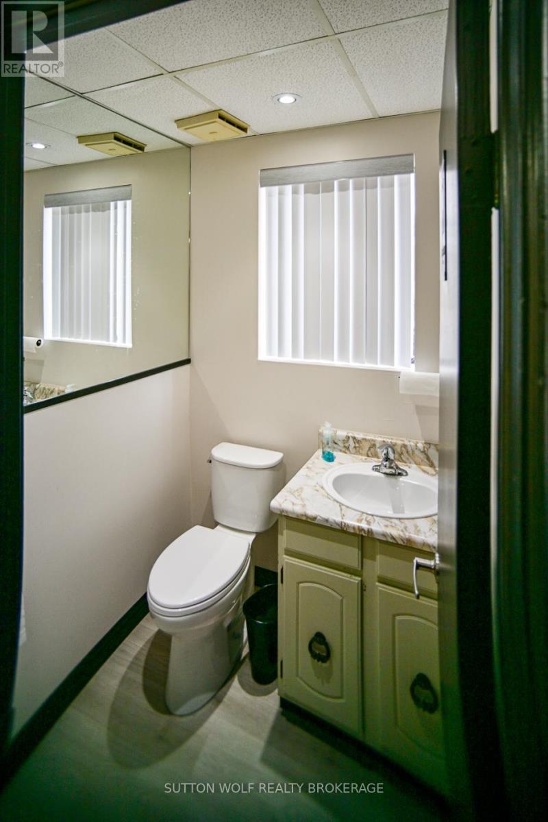 5 Front Street W, Strathroy-Caradoc, Ontario  N7G 1X5 - Photo 14 - X13684274