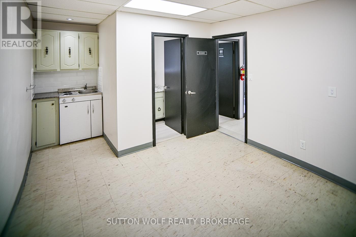 5 Front Street W, Strathroy-Caradoc, Ontario  N7G 1X5 - Photo 15 - X13684274