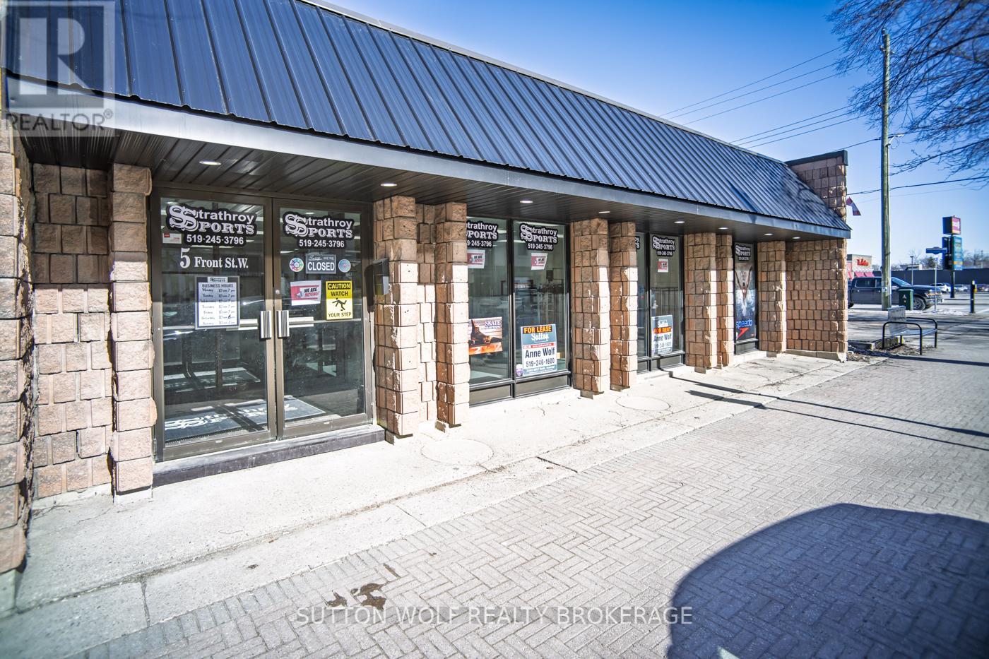 5 Front Street W, Strathroy-Caradoc, Ontario  N7G 1X5 - Photo 2 - X13684274
