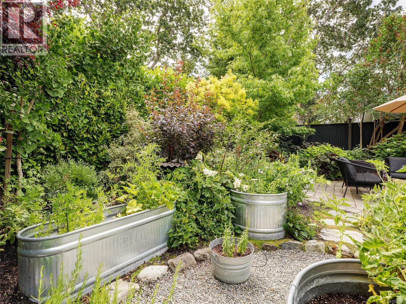 1043 St. Patrick St, Oak Bay, British Columbia  V8S 4Y2 - Photo 42 - 1043040