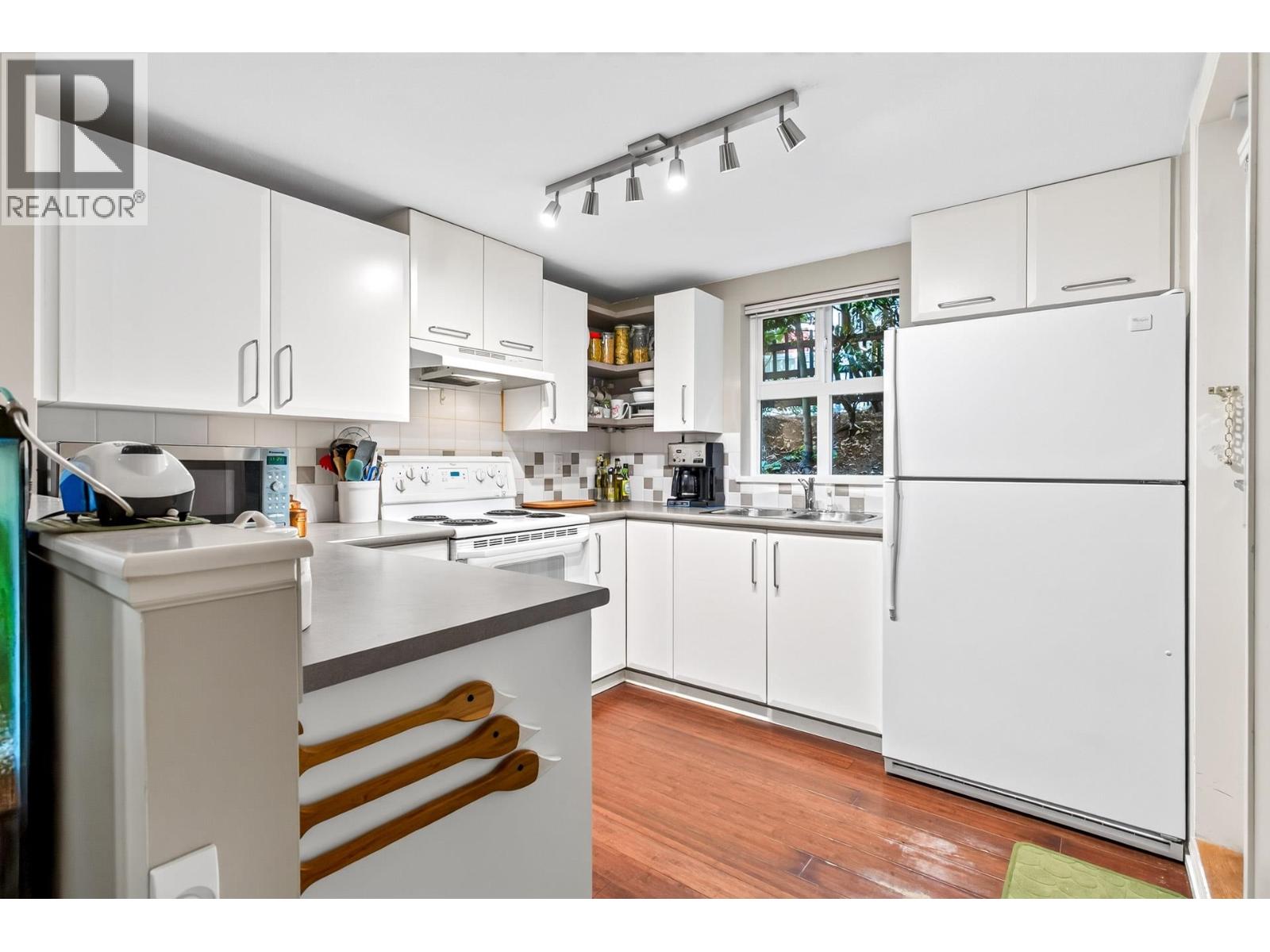 210 6893 Prenter Street, Burnaby, British Columbia  V5E 4L3 - Photo 10 - R3156296