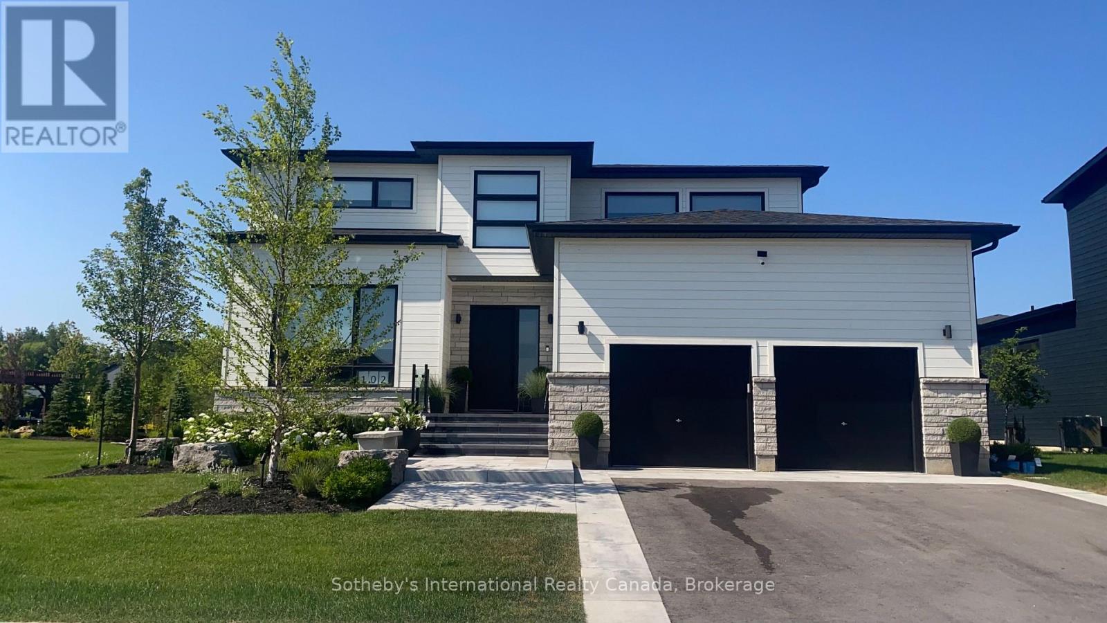 102 SLADDEN COURT, Blue Mountains, Ontario